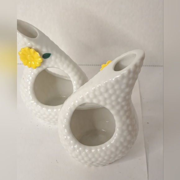 Two Vintage Japan Ceramic Vase/Napkin ring set. - Picture 4 of 7